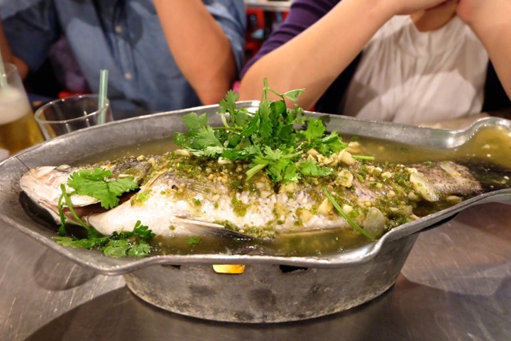 Steamed White Snapper In Spicy Garlec and Lemon Soup - SiamBangkokMap